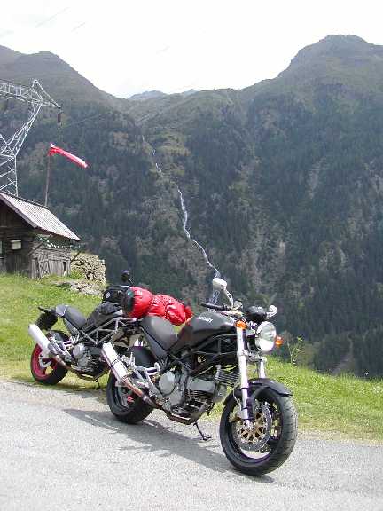 Sepp�s Monster 900 i.e. Dark