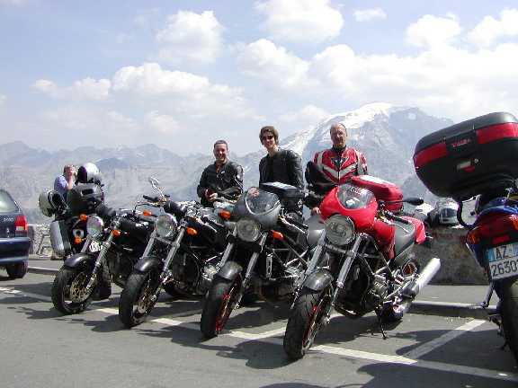 Hubert, Andi und Michael mit dem Ortler im Hintergund