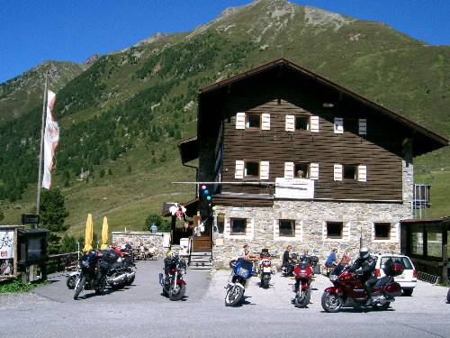 Jausenstation auf der Passh&ouml;he des K&uuml;htaisattel