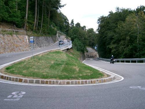 Die Spitzkehren des Mendelpass