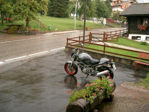 Huberts Monster 1000ie im Regen alleingelassen