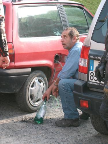 Tankstelle unter Italienern